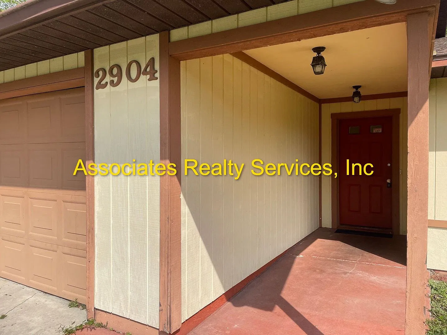 Nice 3 bedroom House! Great for families! Must see! — Photo 3