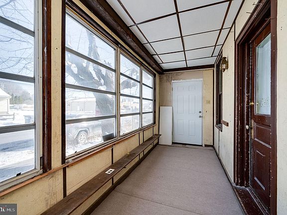 2nd image of 2215 Main St