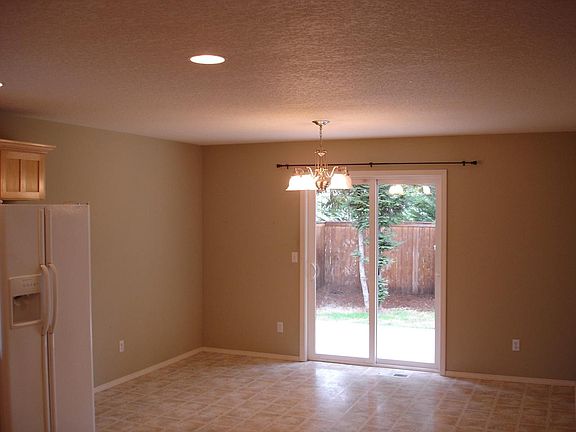 3rd image of 1306 SE 182nd Ave