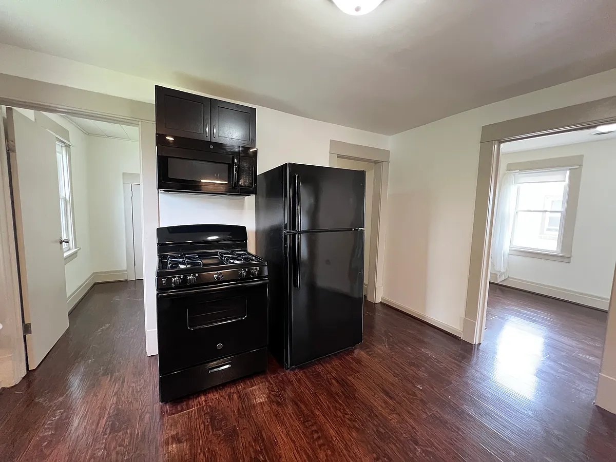 Building Photo - 80 Meadow Pl #3