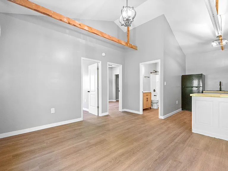 478 Thompkins Ln #B — Photo 7
