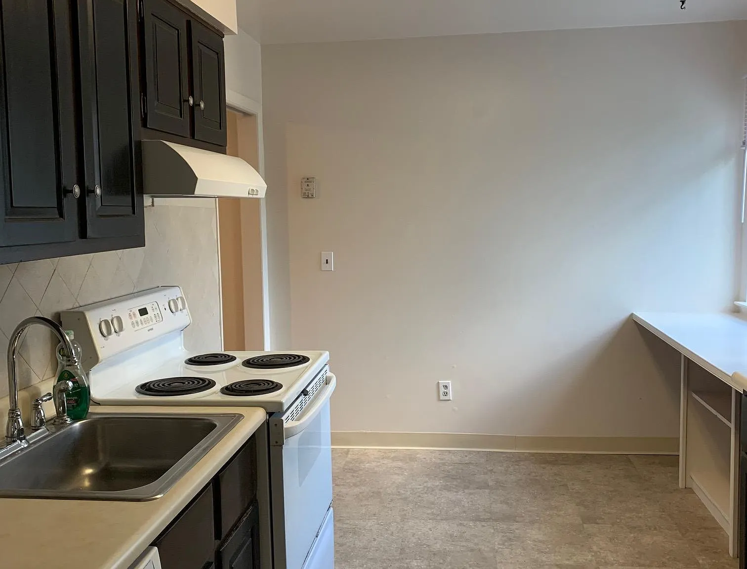 79 Webb Ave — Photo 2