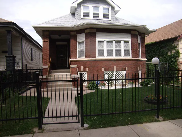 10222 S Lafayette Ave photo 1