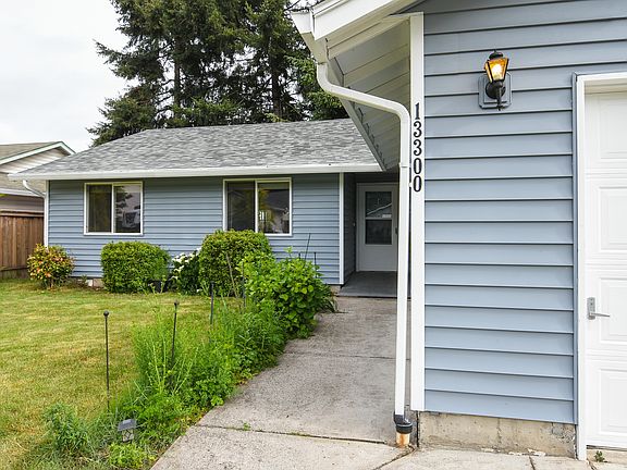 2nd image of 13300 NE 25th St