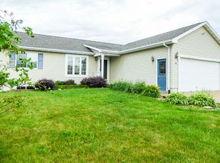 114 N Birch Cir, Janesville, IA 50647