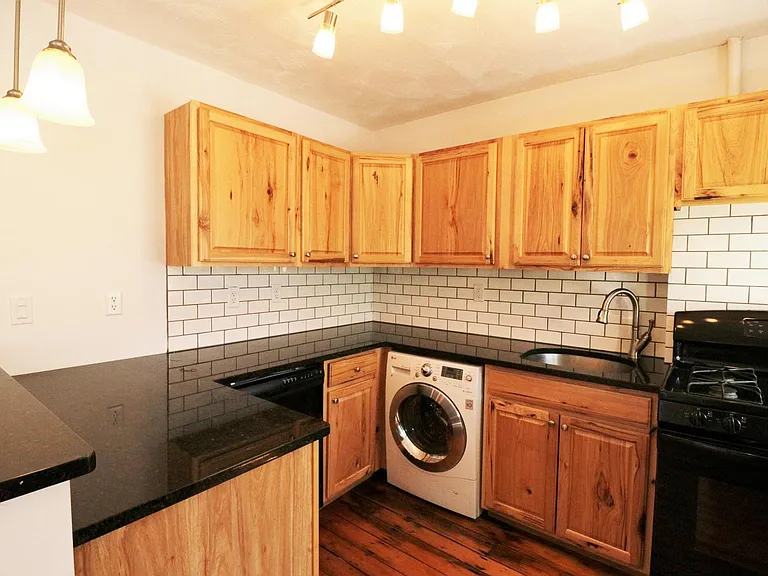 23 Ellsworth St #2 — Photo 2