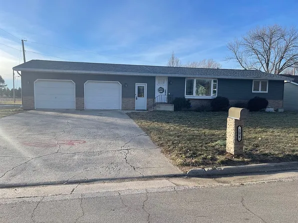 704 N Sunset St, Kanawha, IA 50447