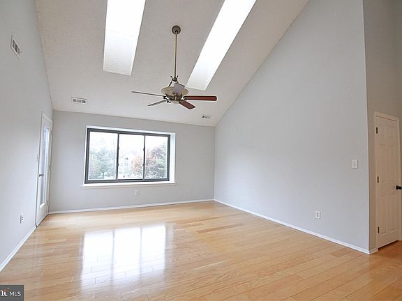 4th image of 4914 Dunbarton Rd #C