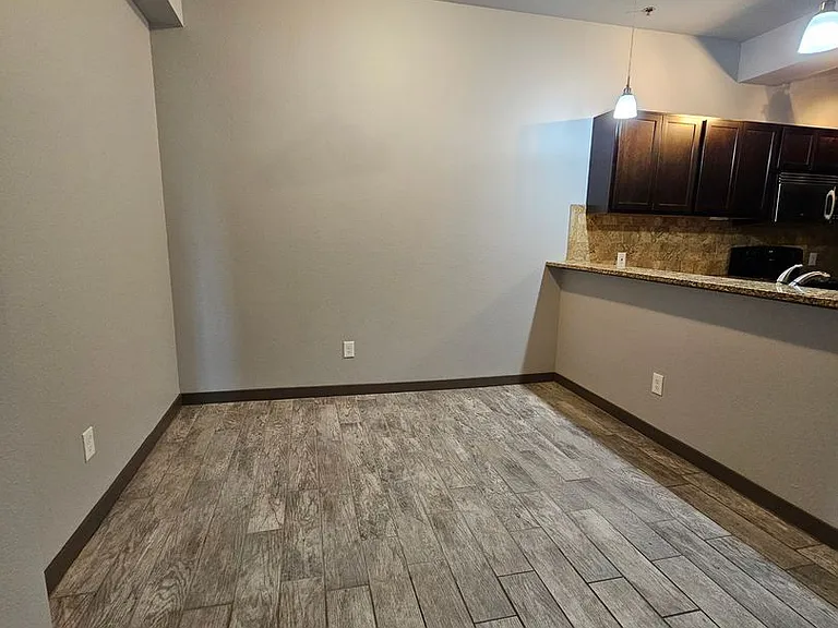 Recent Construction, Premier Finishes, Wonderful Rates! Enclave Apartments — Photo 37