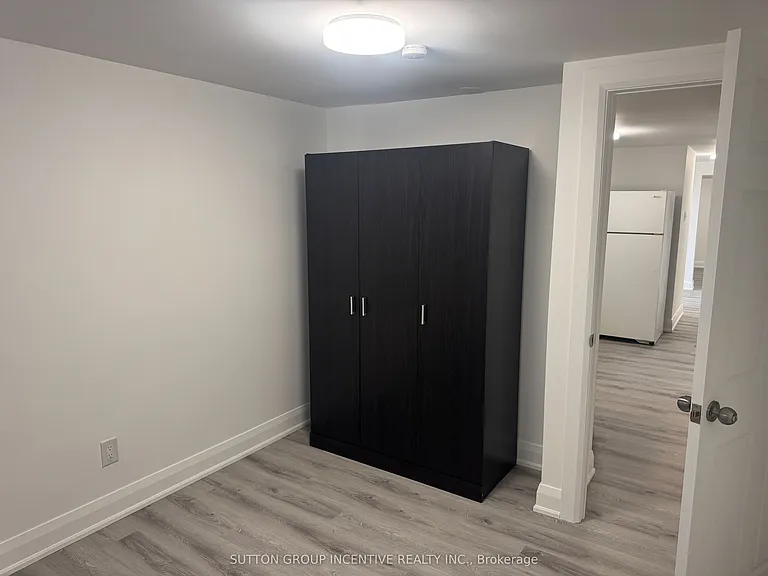 149 Gunn St #LOWER LEVEL — Photo 8