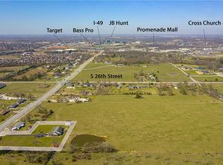 2449 W Perry Rd, Rogers, AR 72758