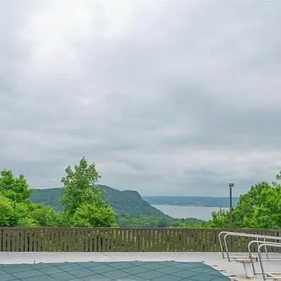 536 Sierra Vista Ln — Photo 2