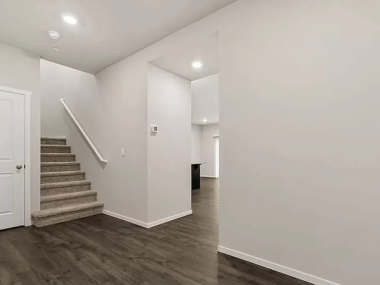 18729 Emmons Ct E — Photo 12