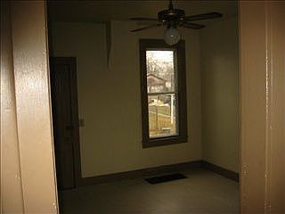 3rd image of 221 S 10th St