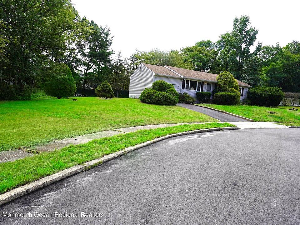 2nd image of 4 Darien Cir