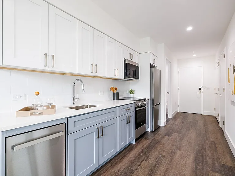 4568 Broadway #6H — Photo 6