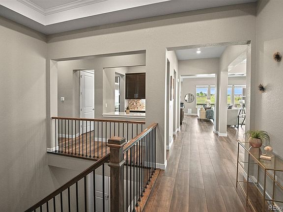 4th image of 15537 Valentia Street