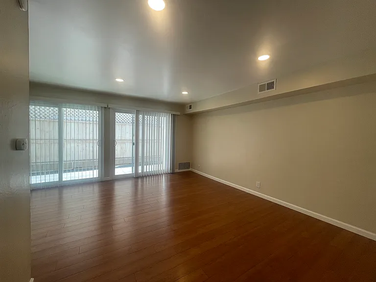 339 Lester Ave #4 — Photo 6