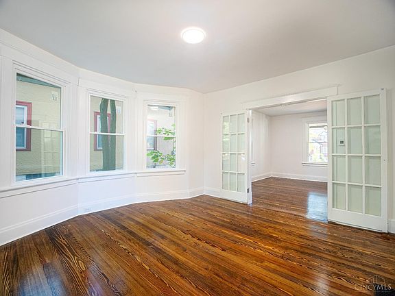5th image of 1128 Cedar Ave