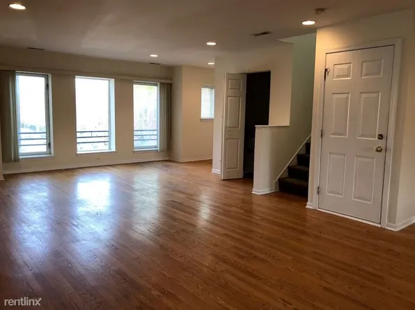 2832 N Damen Ave, Chicago, IL 60618