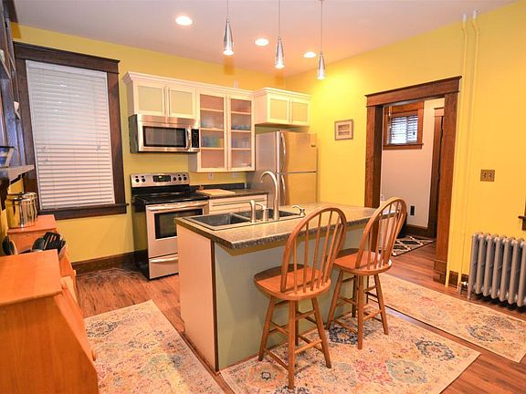 5th image of 108 1st Ave NE