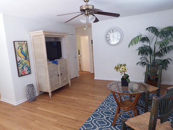 4th image of 1136 29th St