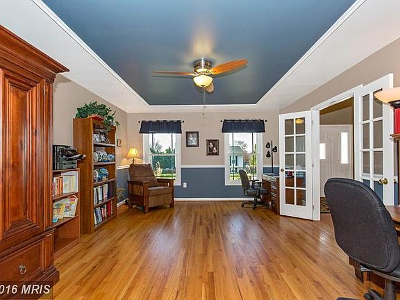 3rd image of 209 Burlington Ave