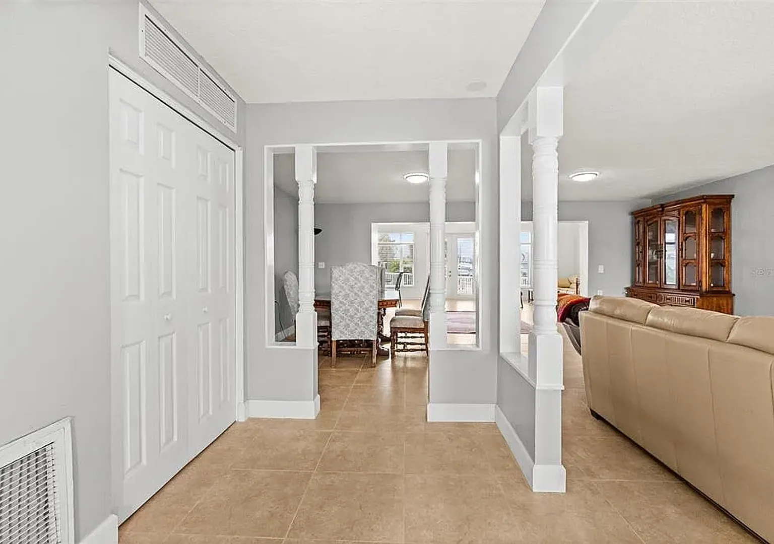 Stunning Waterfront Home - Treasure Island! 3bed| 2bath — Photo 4