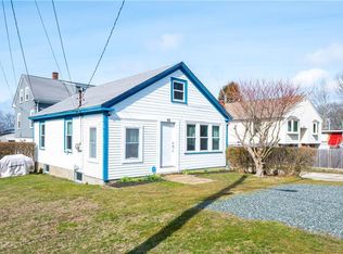 88 Renfrew Ave, Middletown, RI 02842