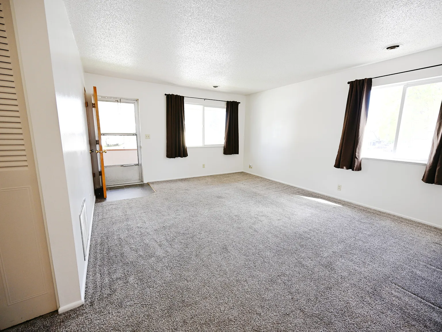 1104 3rd Avenue West - 8 — Photo 2