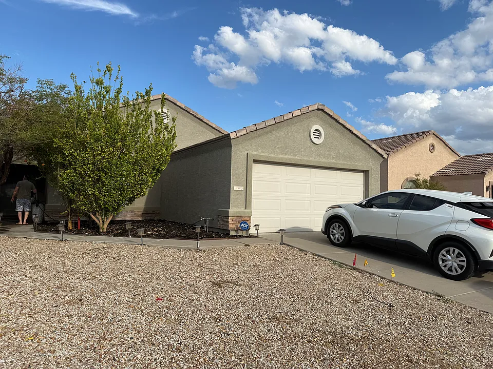 8075 N 109th Dr