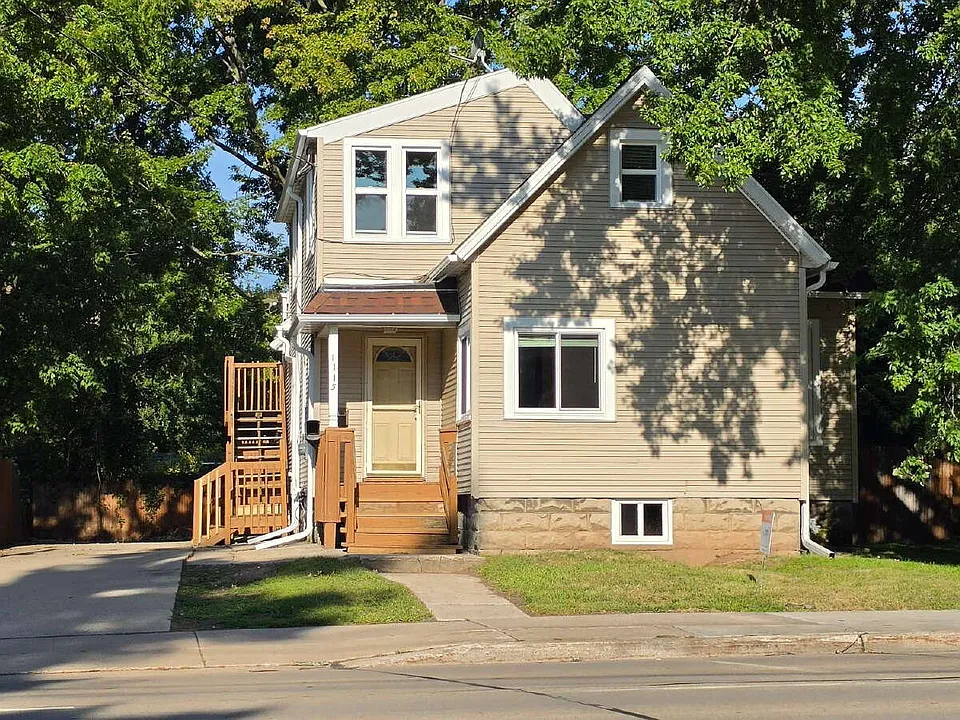 1115 N Richmond St #2