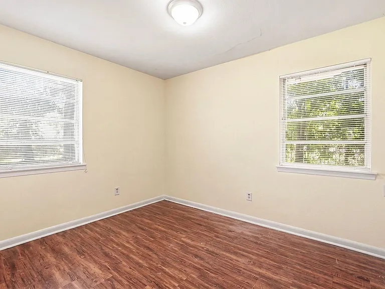 10227 Glenmawr Dr — Photo 13