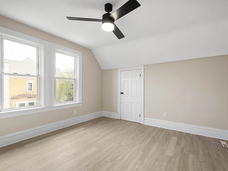 313 Kambach Street — Photo 24
