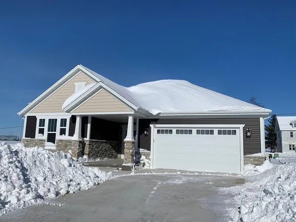 690 Lambert DRIVE, Slinger, WI 53086