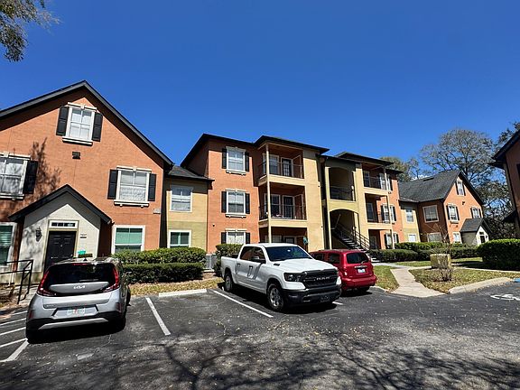 2nd image of 5959 Westgate Dr APT 1533