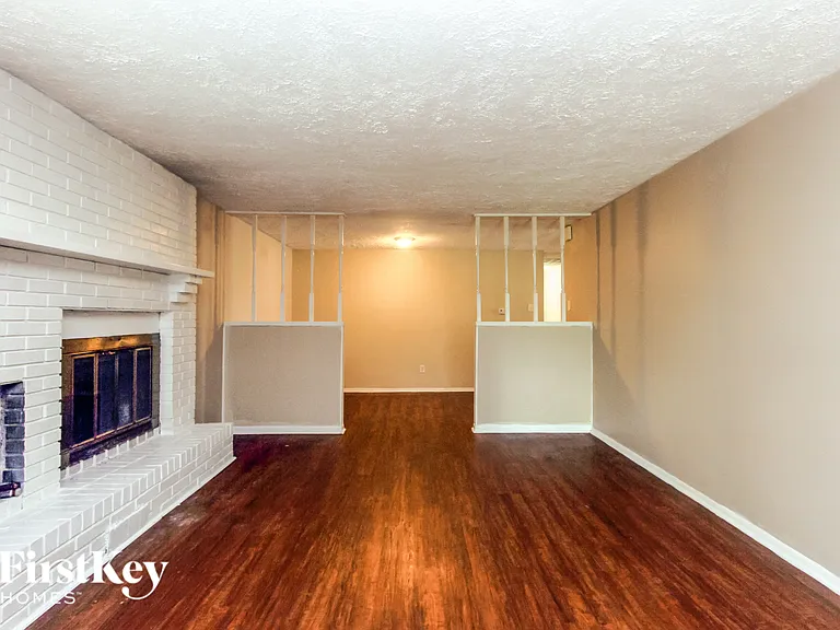 1733 Alimingo Dr — Photo 3