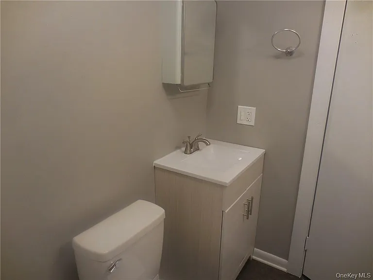 41 Willow Ave — Photo 14