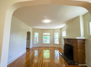 262 Roosevelt Ave - Available 8/1/27 - Spacious First Floor Apartment For Rent, Syracuse, NY 13210
