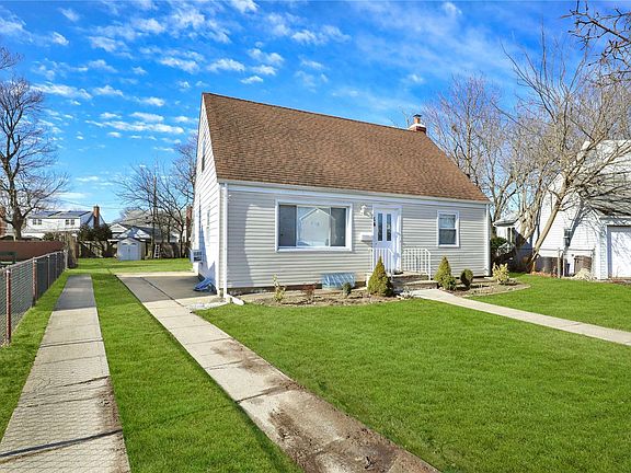 2nd image of 14 Gables Dr