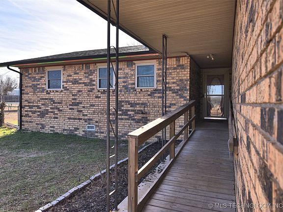 3rd image of 139 Meadow View Dr