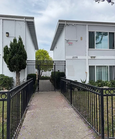 1226-1226 E Borchard Ave #7 — Photo 6