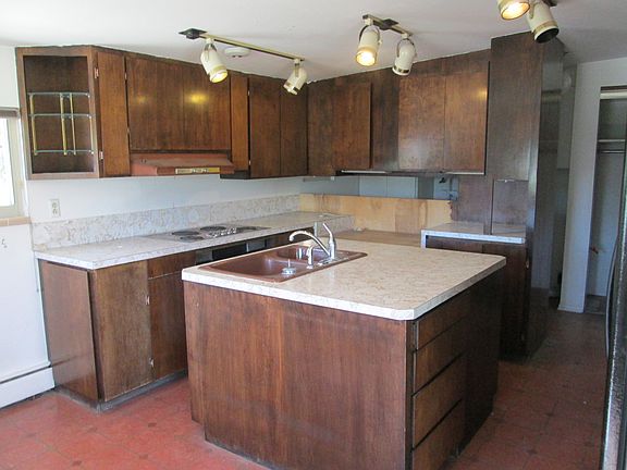 5th image of 224 Hillcrest Dr