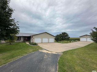 1770 442nd Ave, Clinton, IA 52732