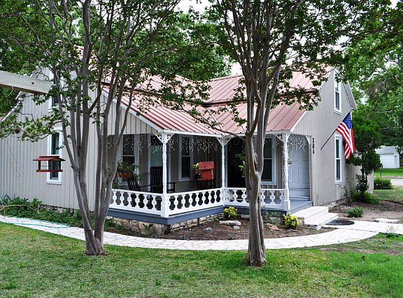 2nd image of 304 N Edison St