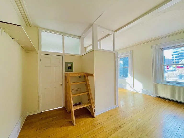 111 College St #1C — Photo 12