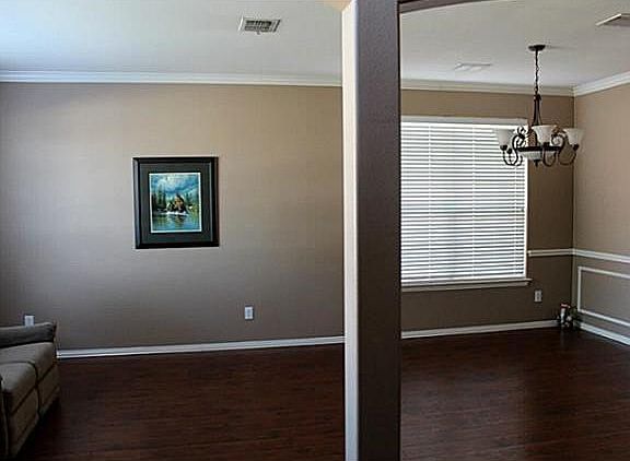3rd image of 711 Dickerson Ln
