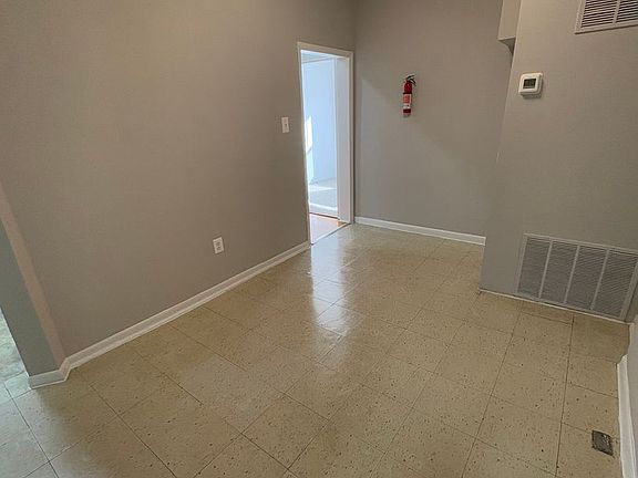 4th image of 223 N La Crosse Avenue 1 #Lc-25
