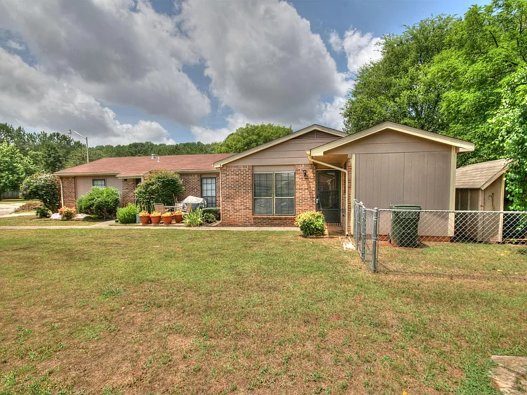 111B Westscott Dr — Photo 15