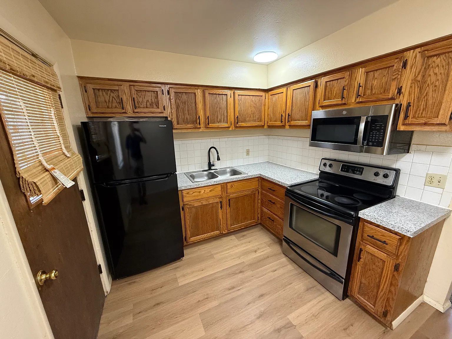 2 bed, 725 sqft, $895 — Photo 4
